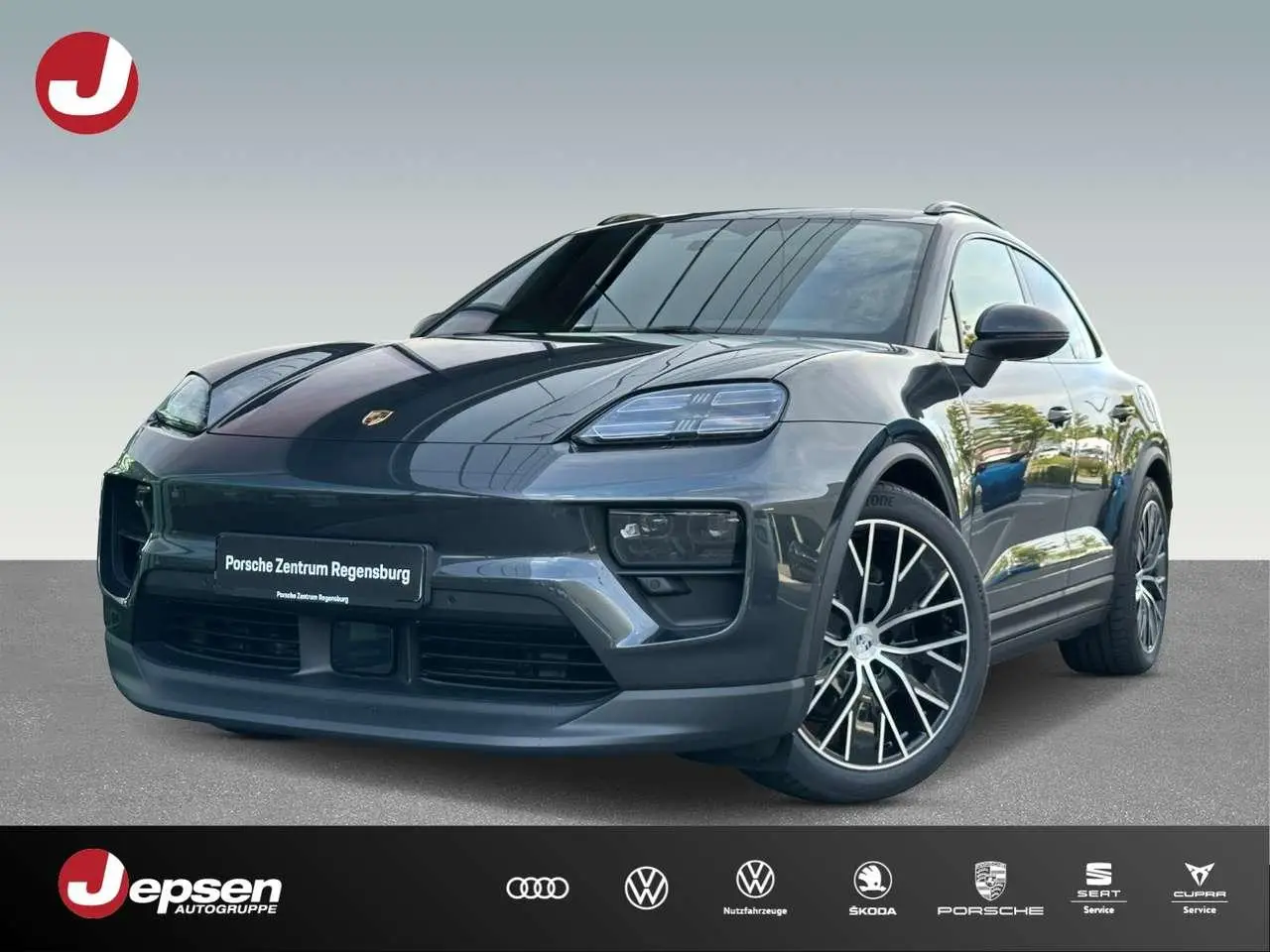 Photo 1 : Porsche Macan 2024 Electric