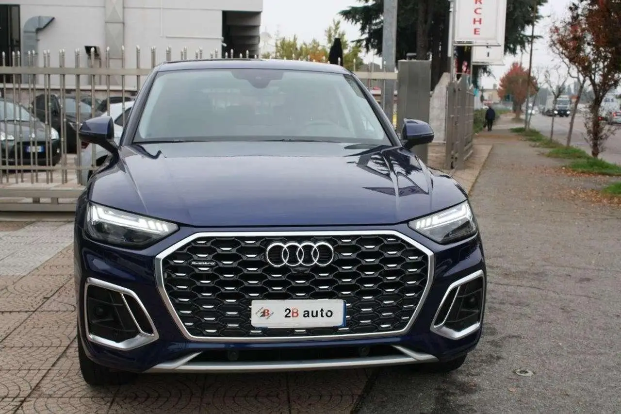 Photo 1 : Audi Q5 2023 Hybrid