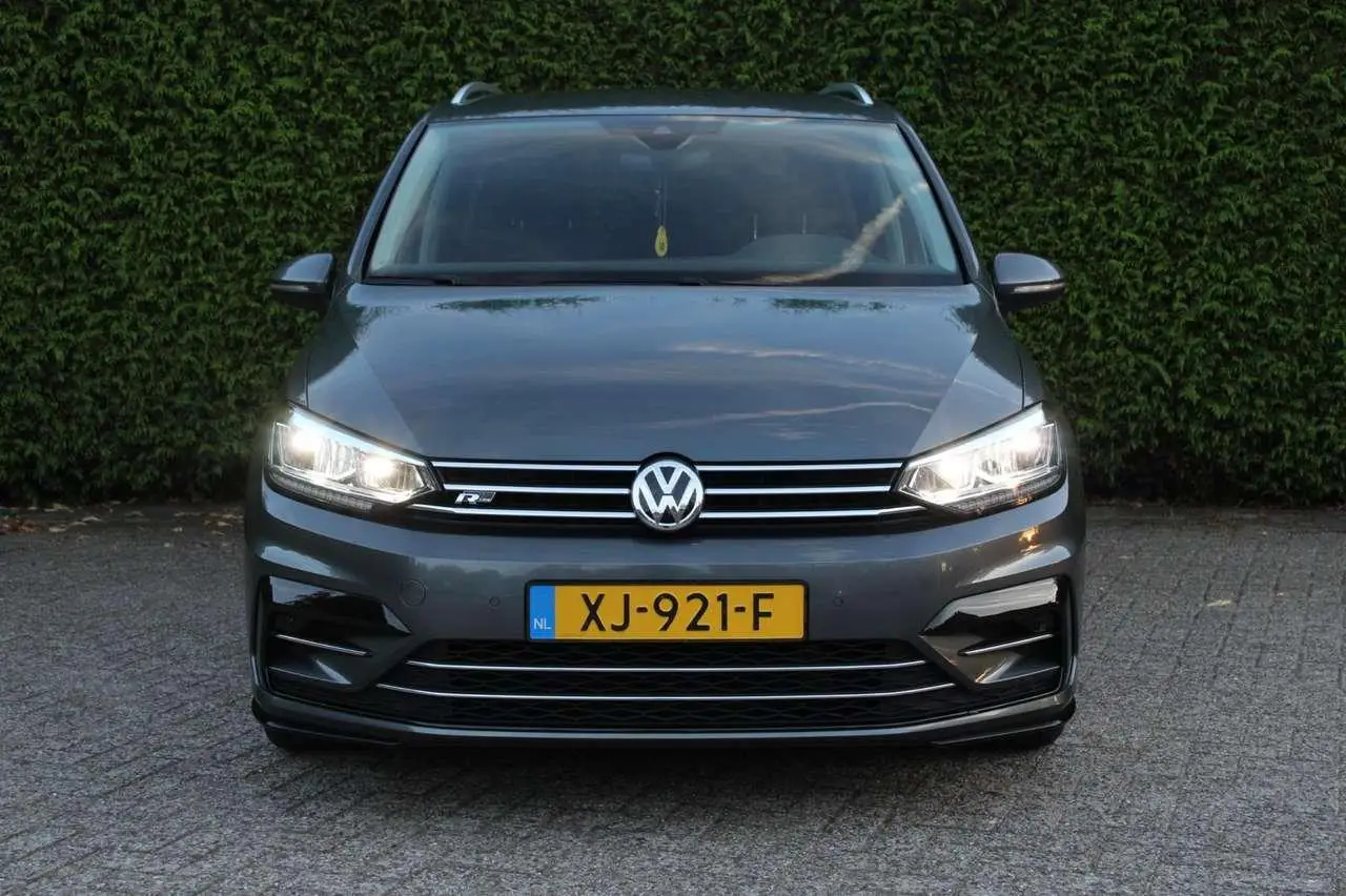 Photo 1 : Volkswagen Touran 2019 Essence