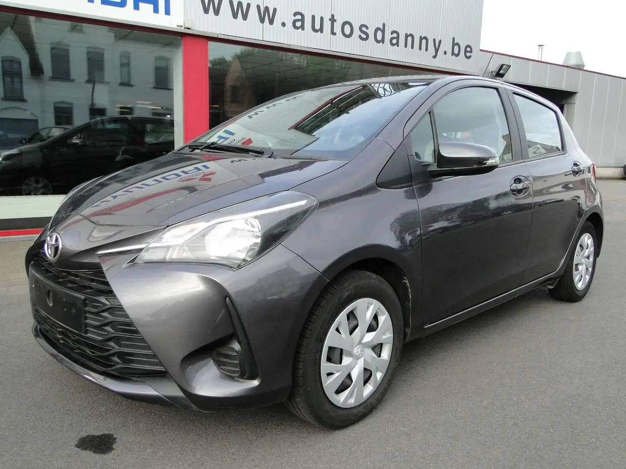 Photo 1 : Toyota Yaris 2020 Petrol