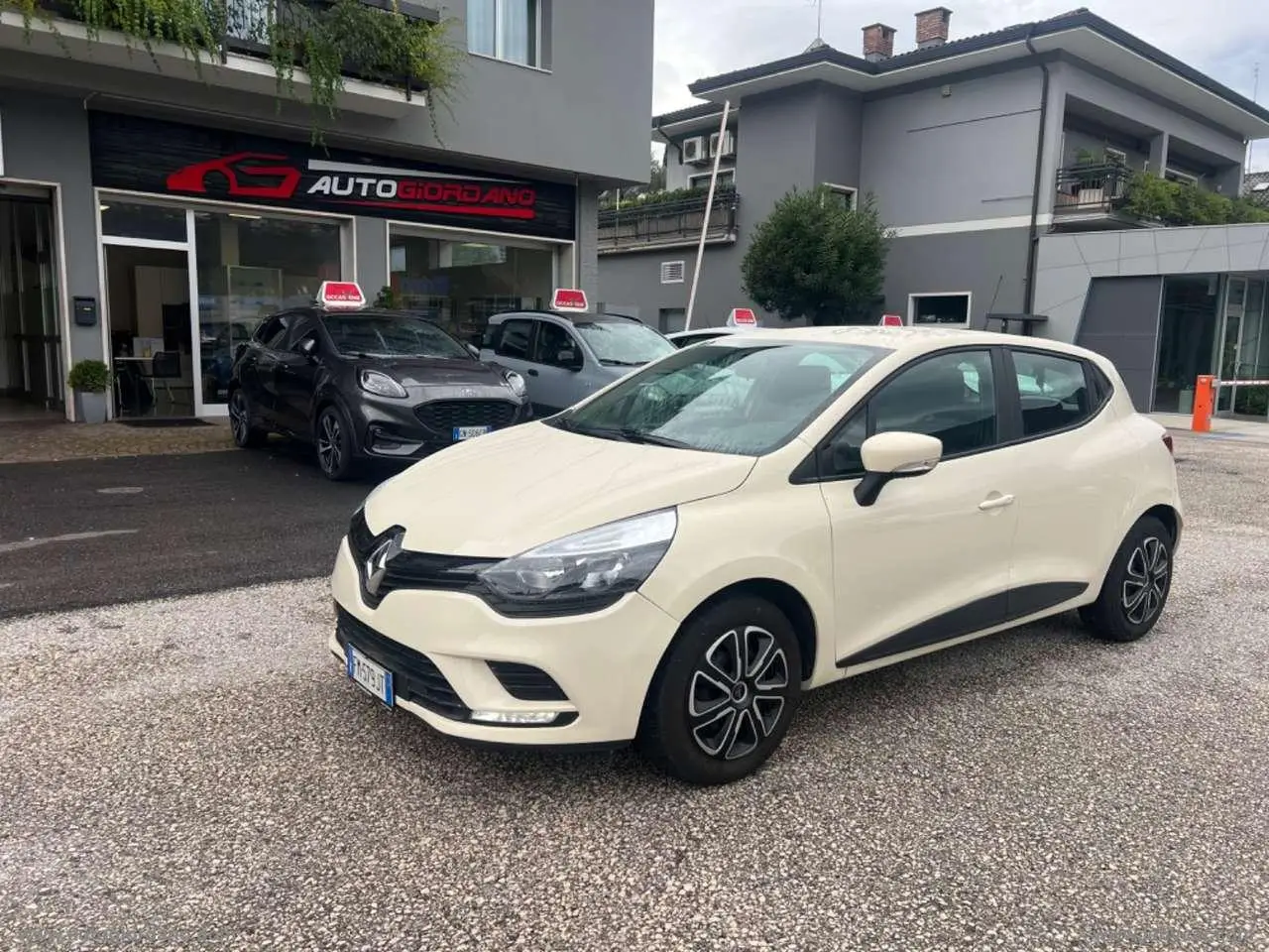 Photo 1 : Renault Clio 2017 Petrol