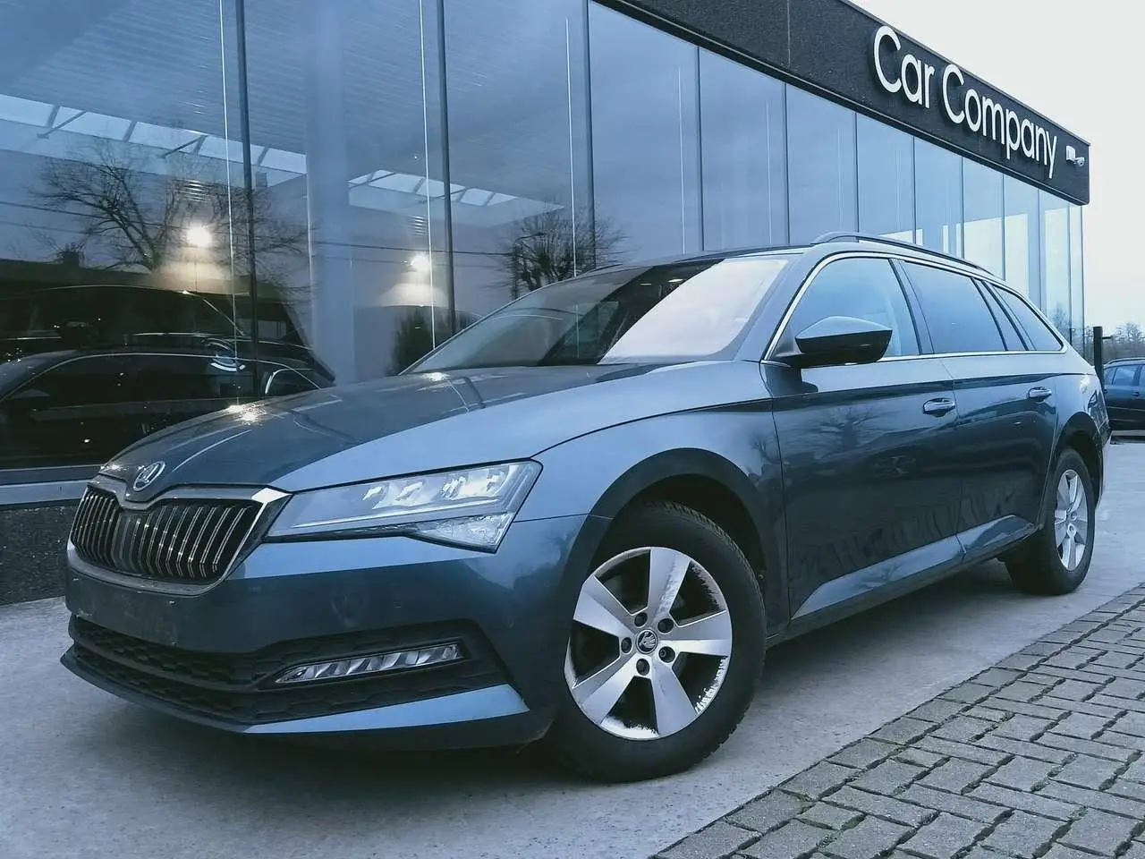 Photo 1 : Skoda Superb 2020 Petrol