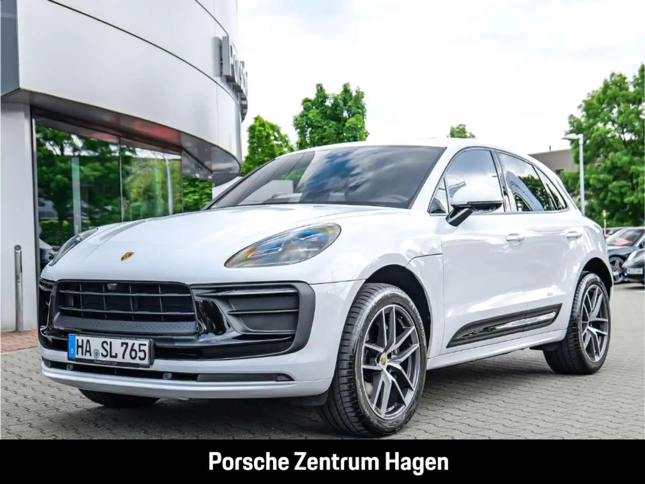 Photo 1 : Porsche Macan 2023 Petrol