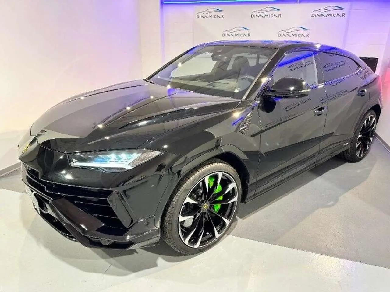 Photo 1 : Lamborghini Urus 2024 Petrol