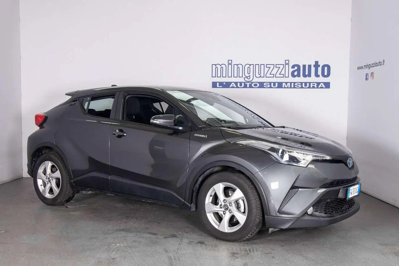 Photo 1 : Toyota C-hr 2019 Hybrid