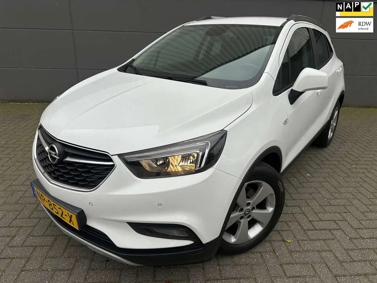 Photo 1 : Opel Mokka 2017 Petrol