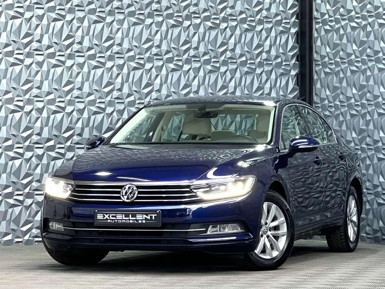 Photo 1 : Volkswagen Passat 2018 Essence