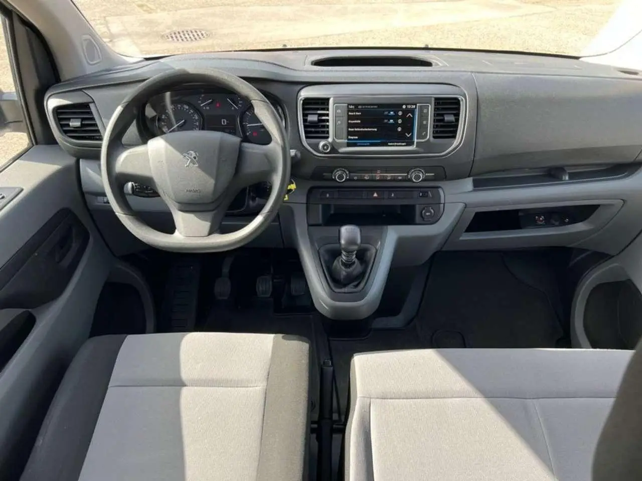 Photo 1 : Peugeot Traveller 2018 Diesel