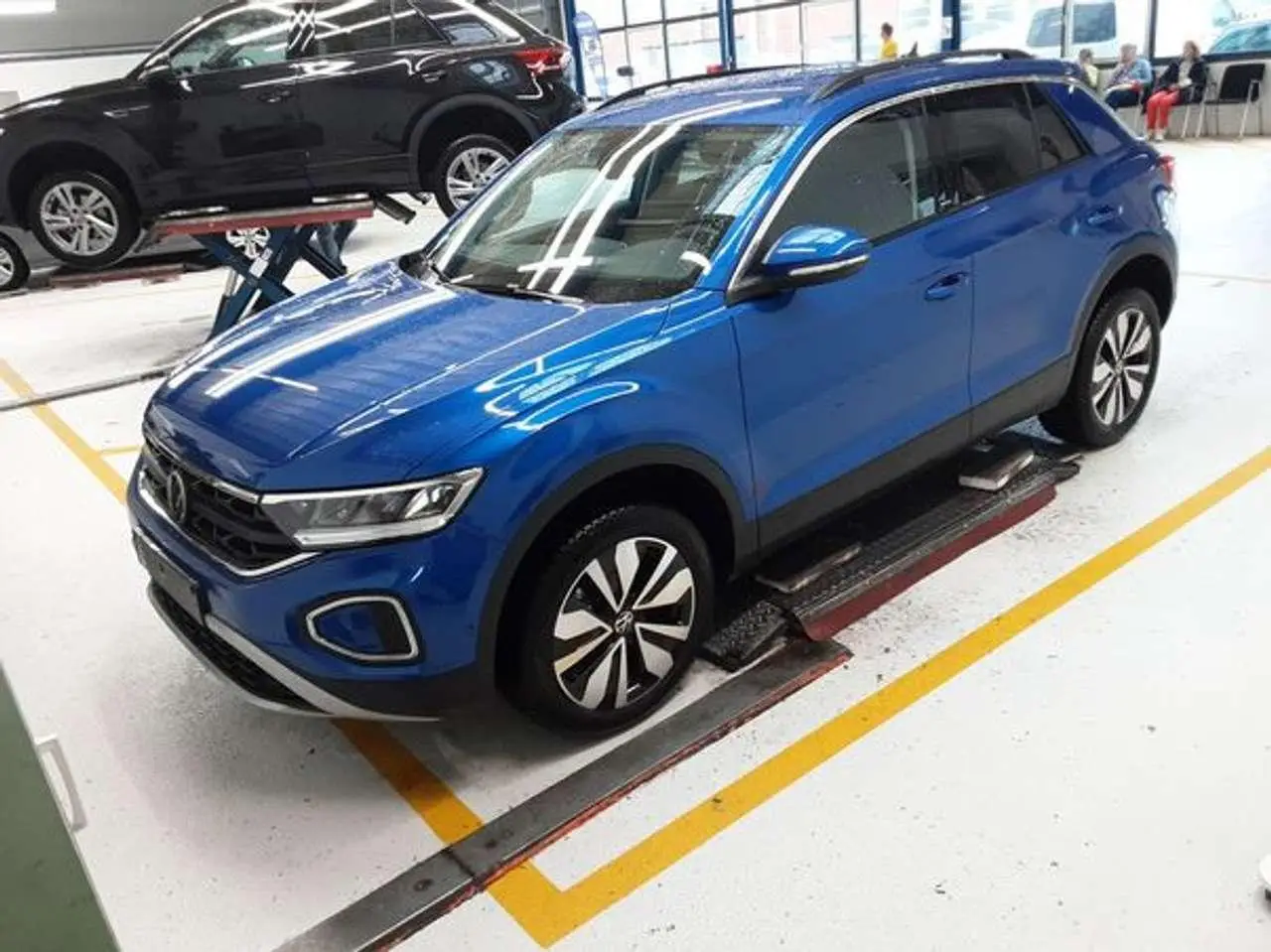 Photo 1 : Volkswagen T-roc 2023 Petrol