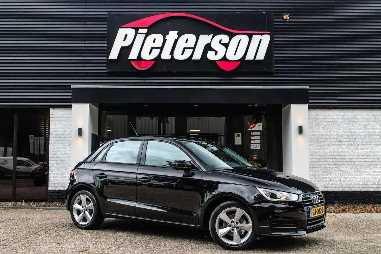 Photo 1 : Audi A1 2015 Petrol