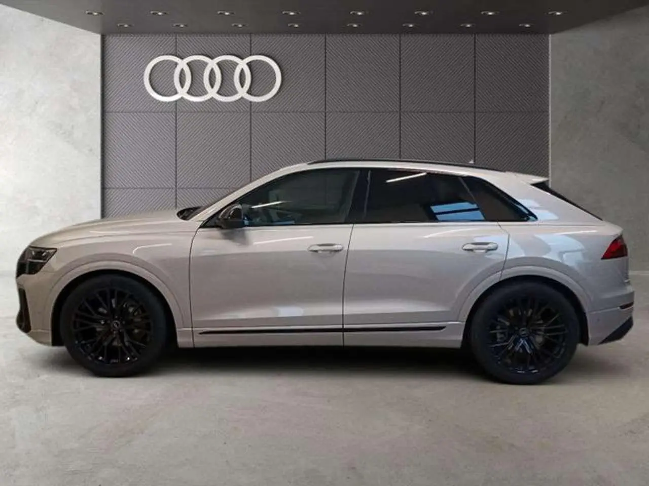 Photo 1 : Audi Q8 2024 Diesel