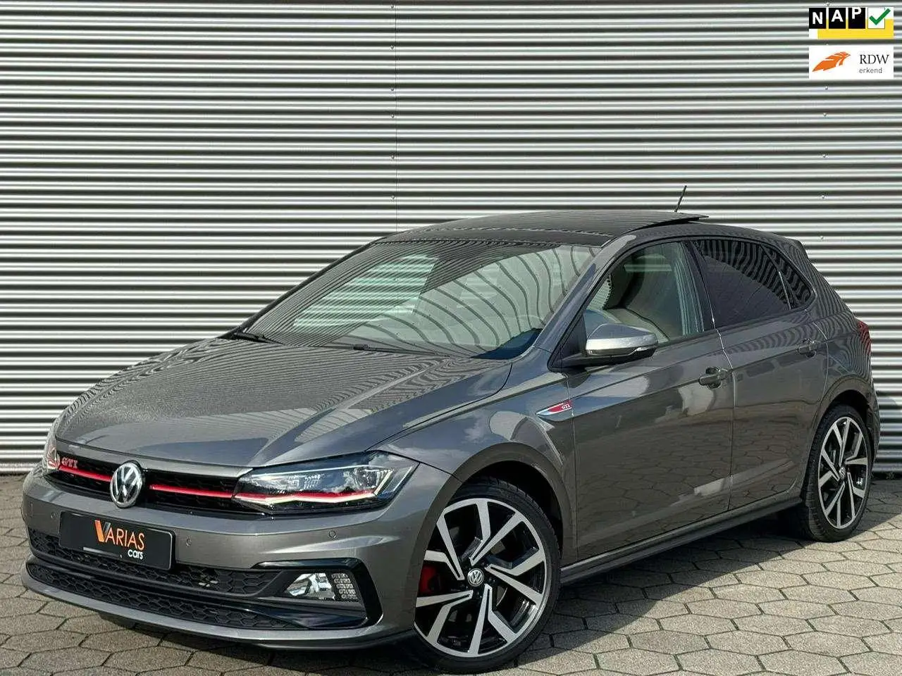 Photo 1 : Volkswagen Polo 2018 Petrol