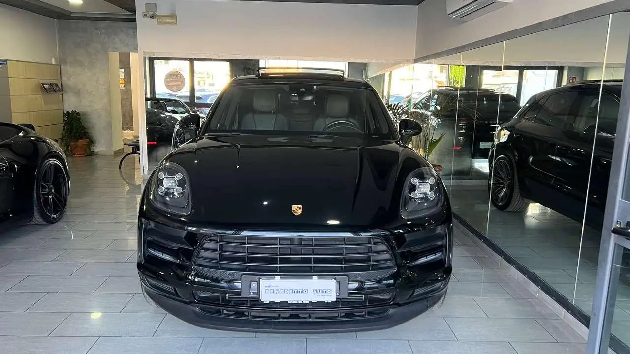 Photo 1 : Porsche Macan 2018 Essence