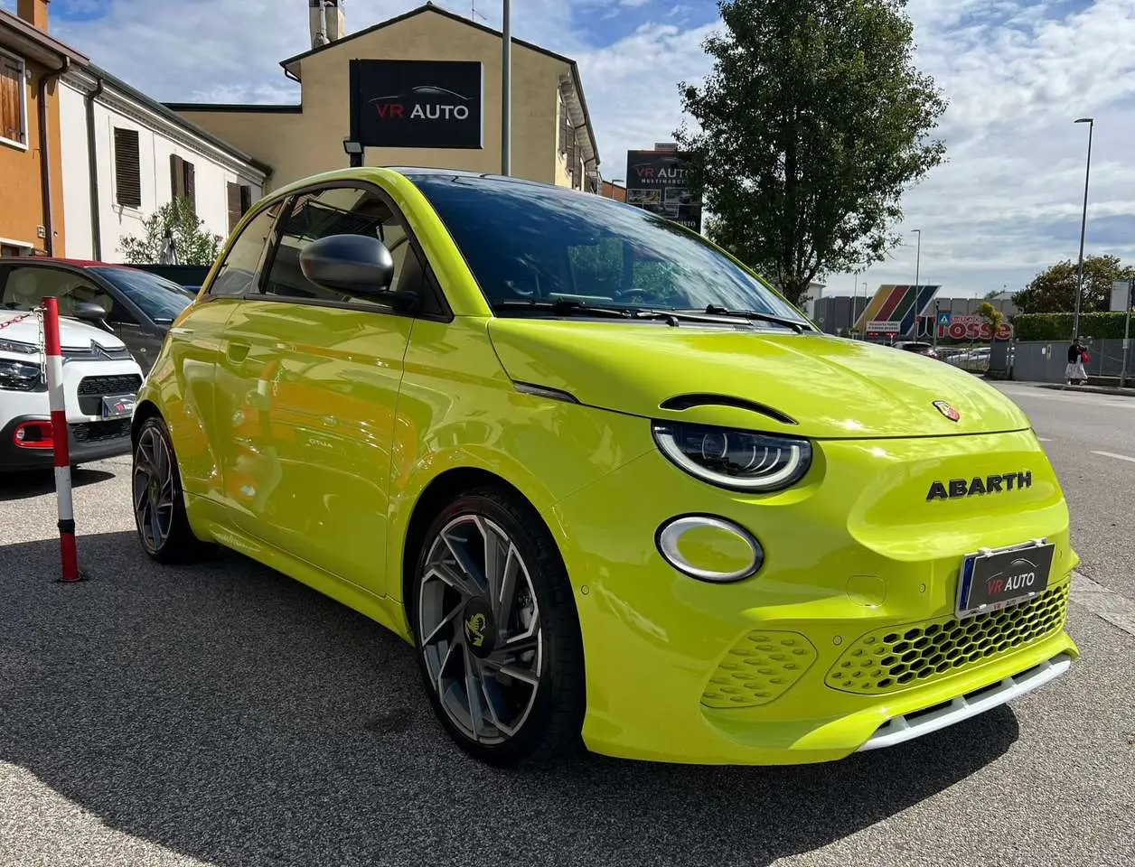 Photo 1 : Abarth 500 2023 Electric