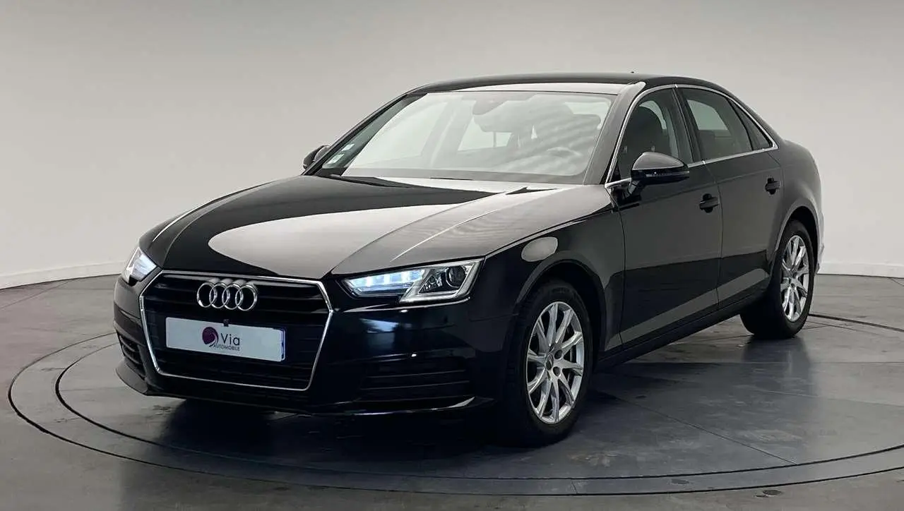 Photo 1 : Audi A4 2019 Essence