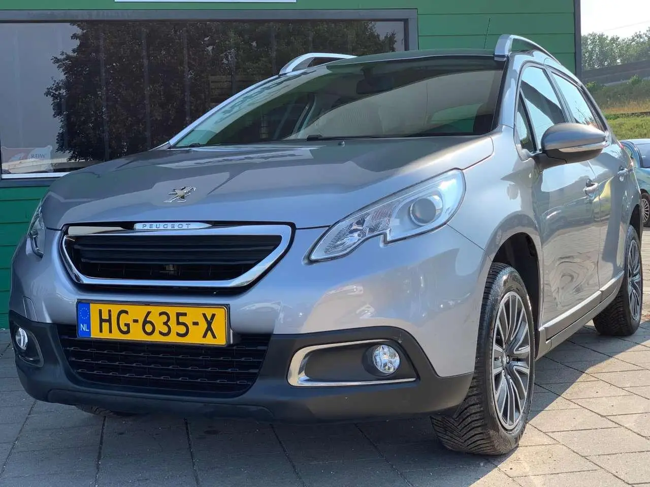 Photo 1 : Peugeot 2008 2015 Petrol