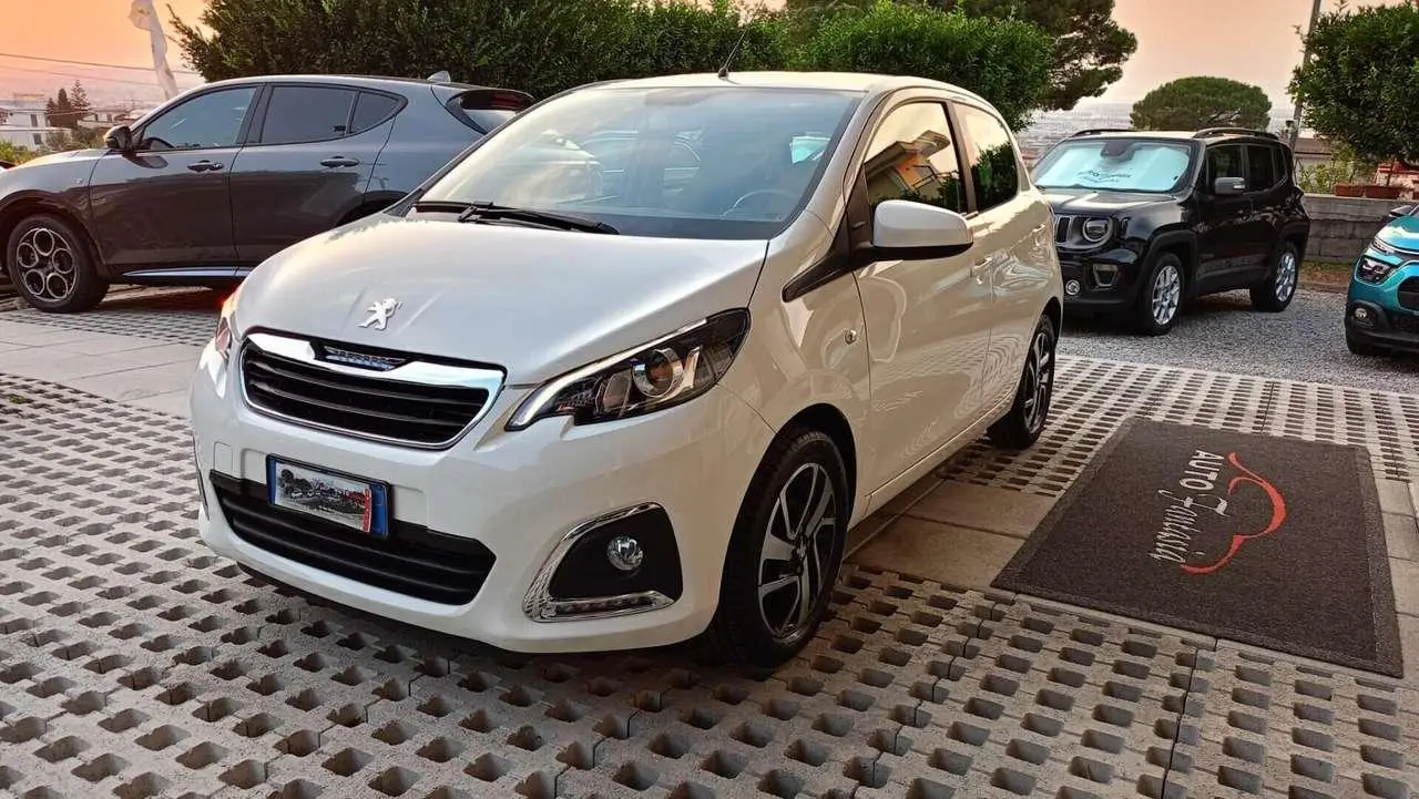 Photo 1 : Peugeot 108 2021 Essence