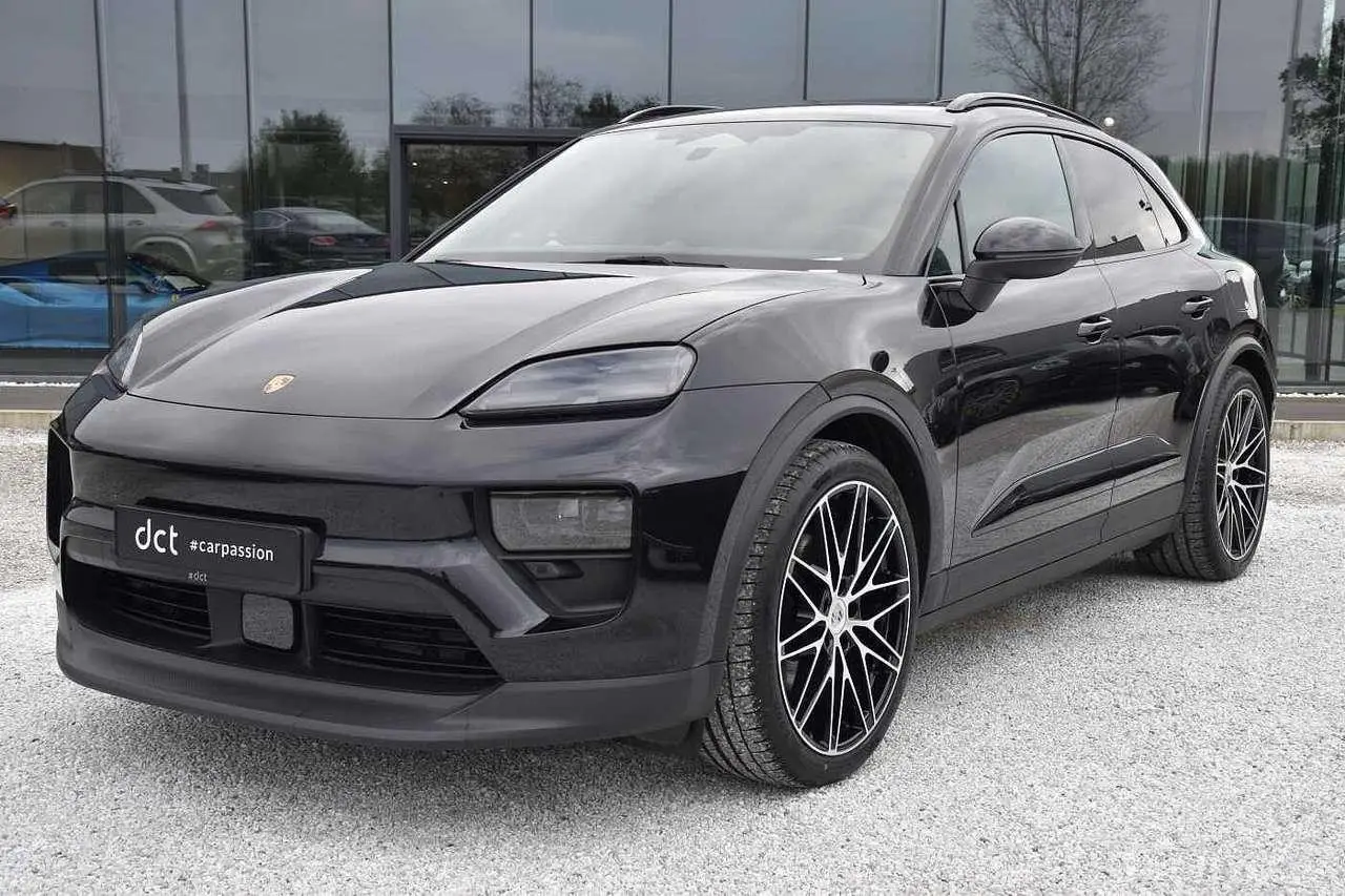 Photo 1 : Porsche Macan 2024 Electric