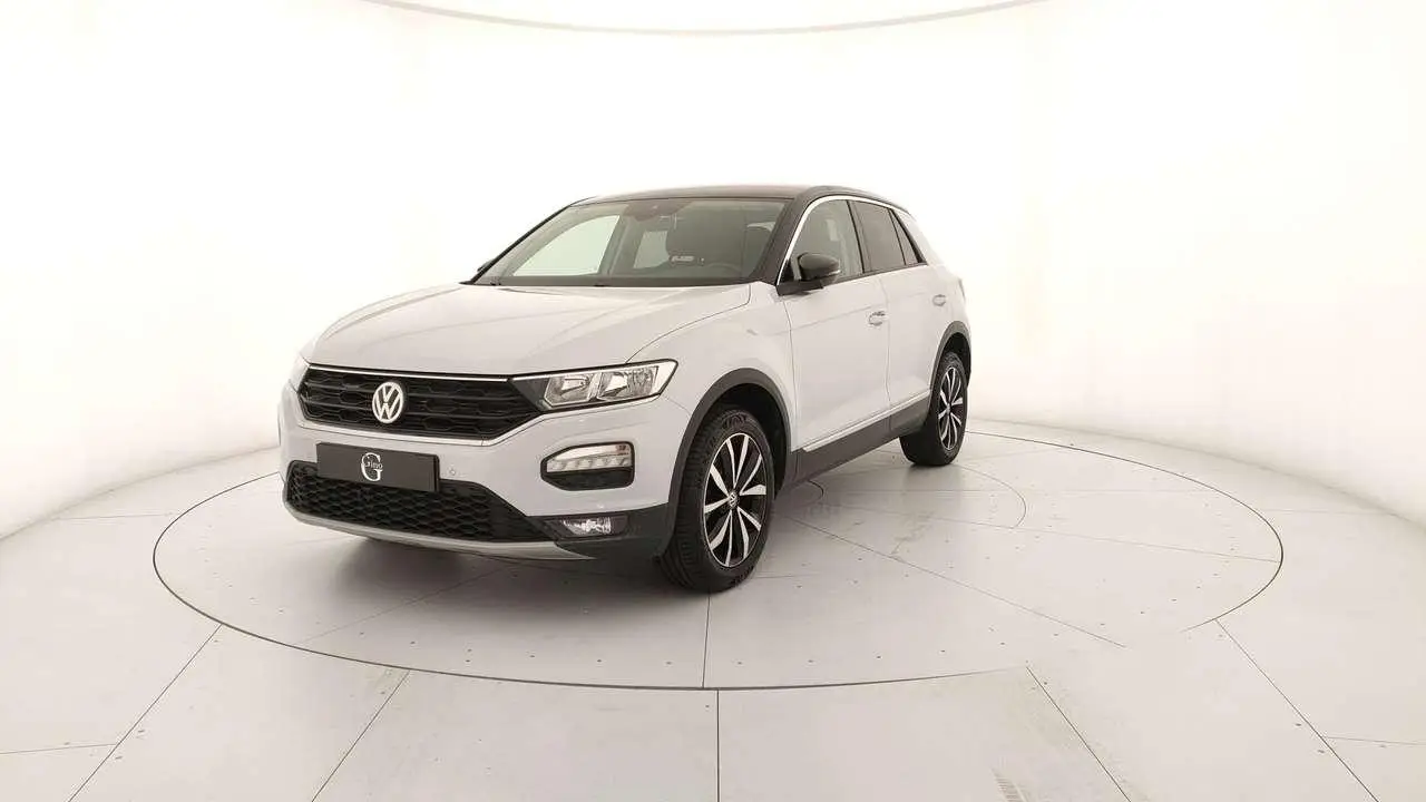 Photo 1 : Volkswagen T-roc 2018 Petrol