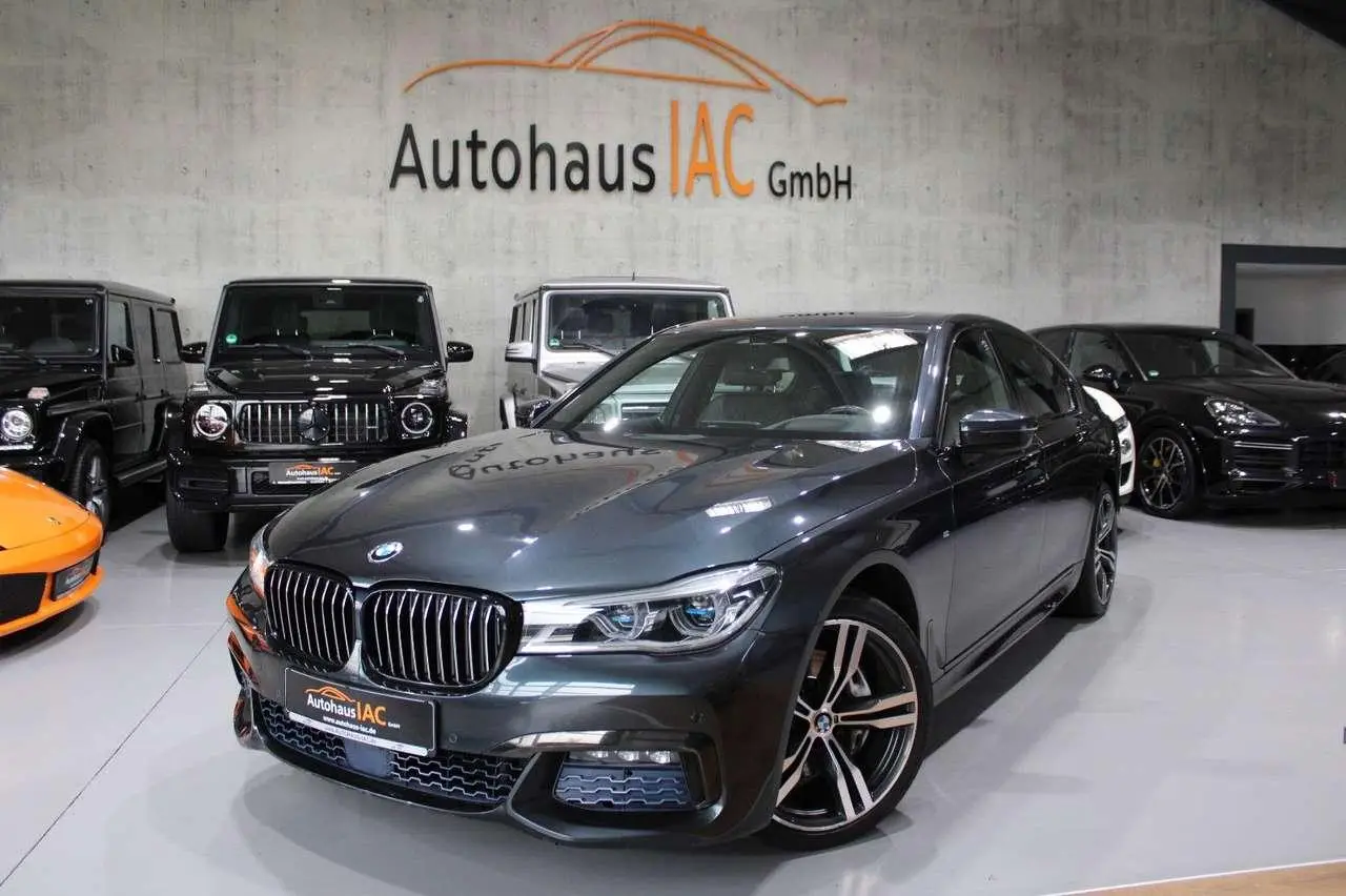 Photo 1 : Bmw Serie 7 2017 Diesel