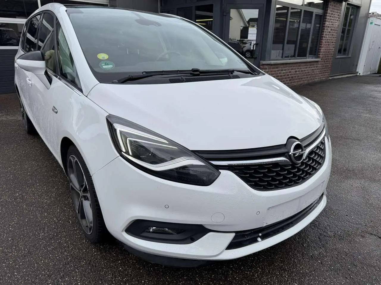 Photo 1 : Opel Zafira 2017 Diesel