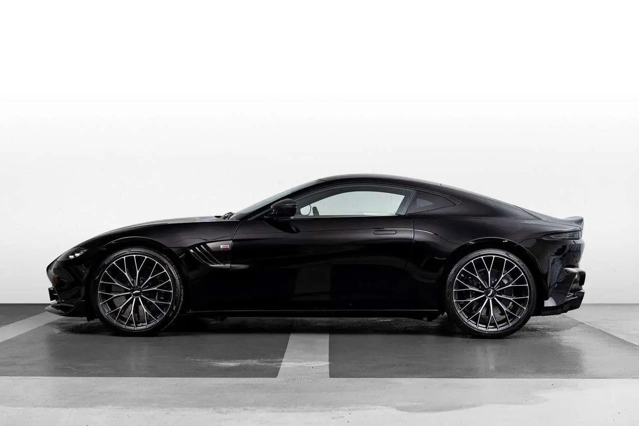 Photo 1 : Aston Martin V8 2024 Petrol