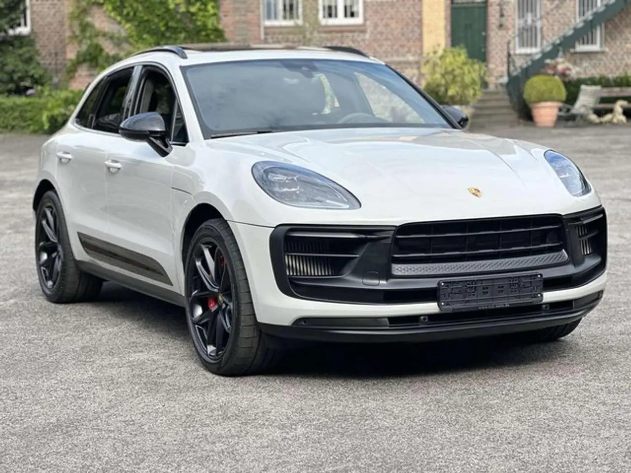 Photo 1 : Porsche Macan 2023 Essence