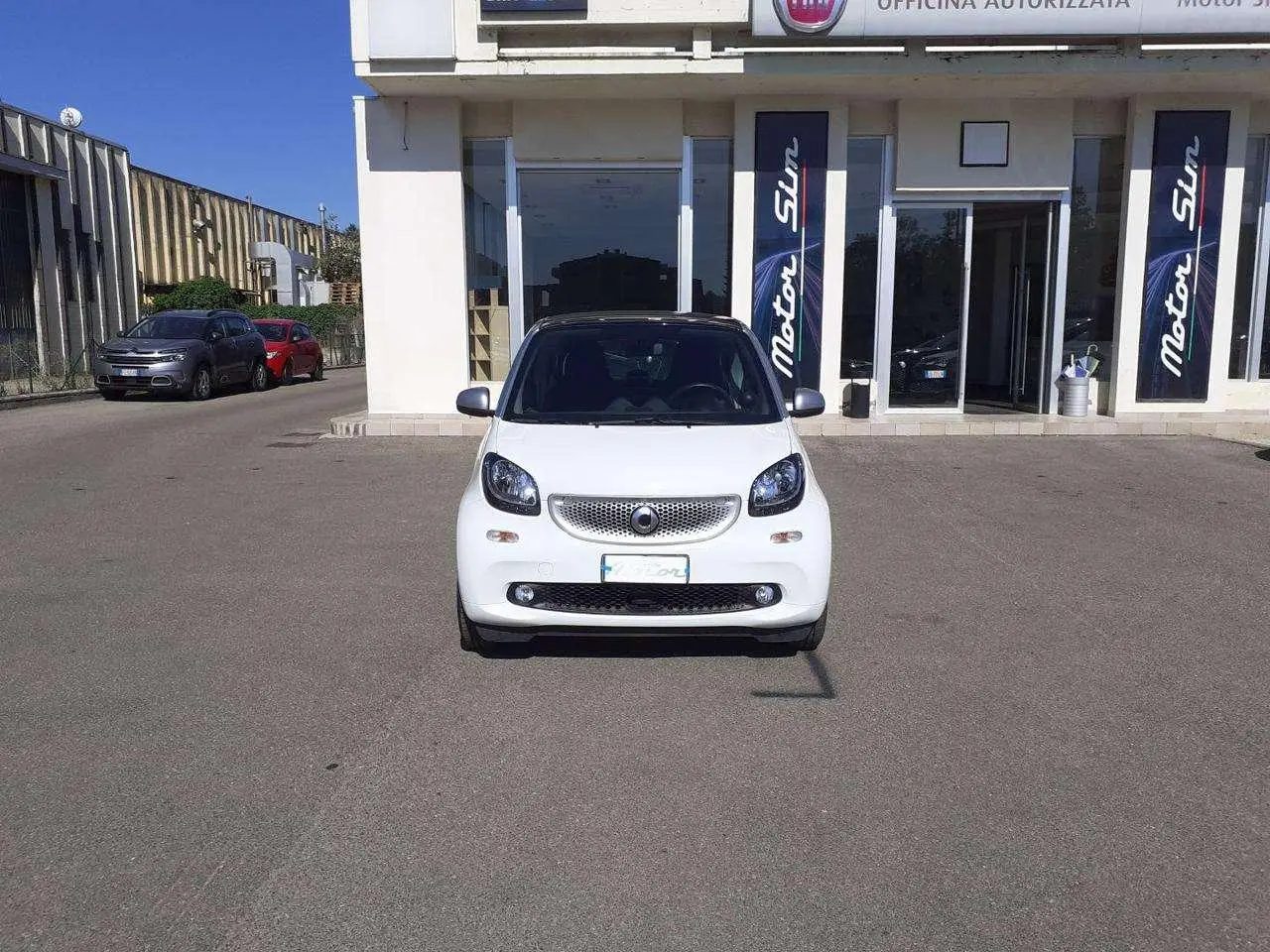 Photo 1 : Smart Fortwo 2019 Petrol