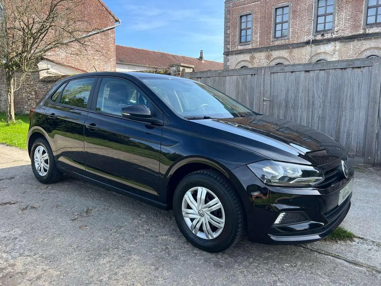 Photo 1 : Volkswagen Polo 2018 Petrol