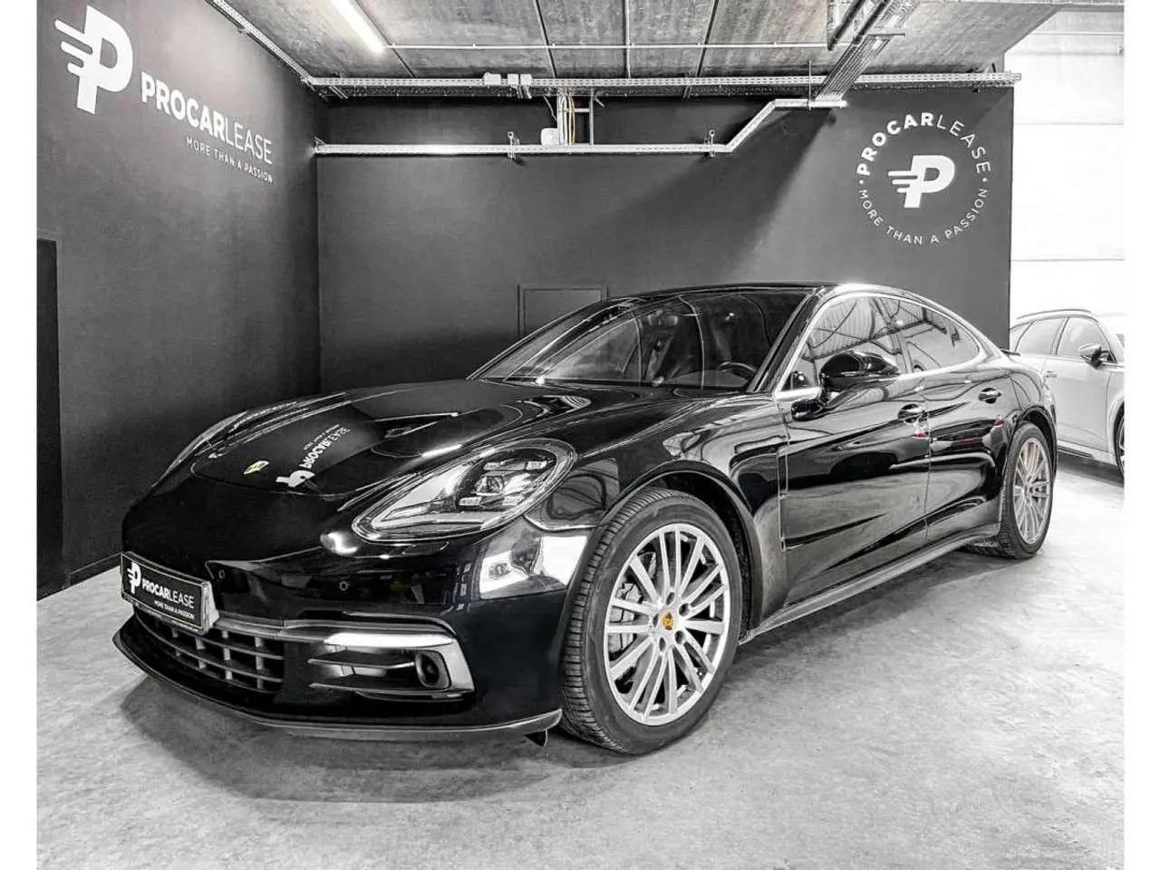 Photo 1 : Porsche Panamera 2017 Essence