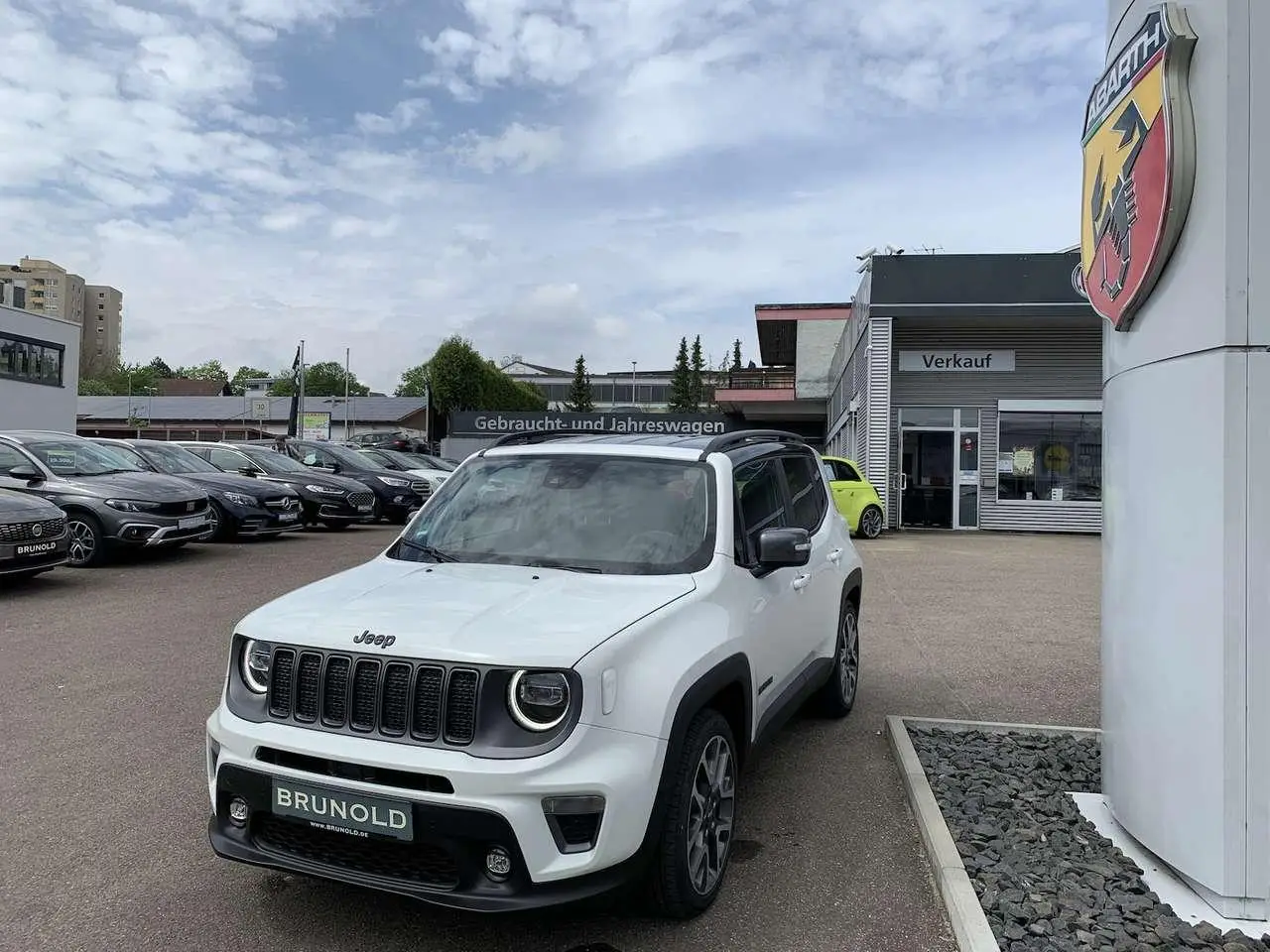 Photo 1 : Jeep Renegade 2023 Petrol