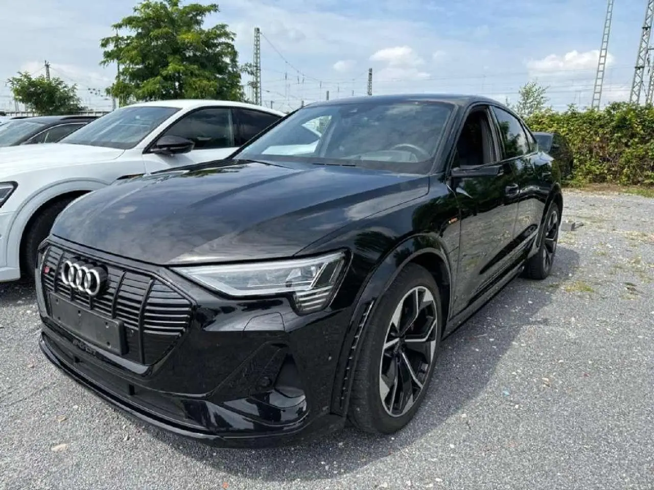 Photo 1 : Audi E-tron 2021 Électrique