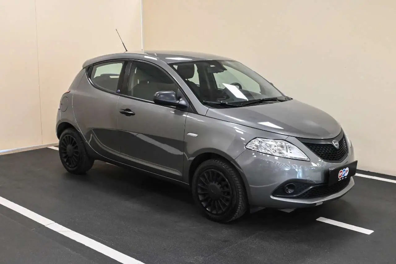 Photo 1 : Lancia Ypsilon 2019 Petrol