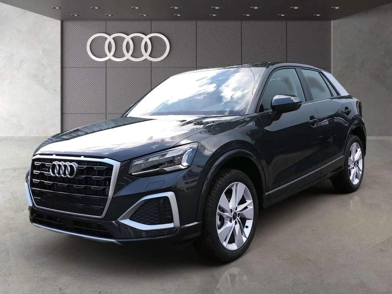 Photo 1 : Audi Q2 2024 Petrol