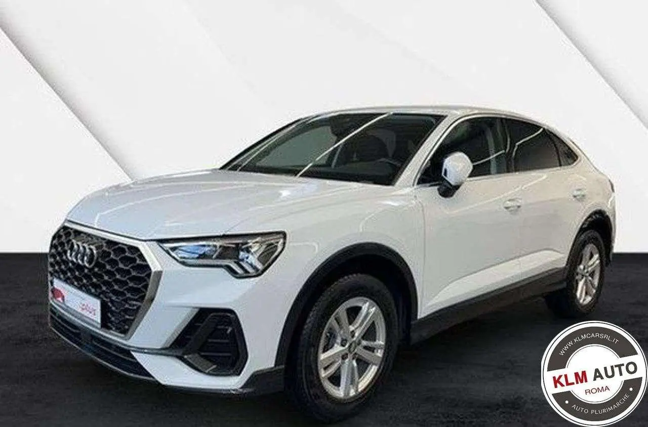 Photo 1 : Audi Q3 2020 Essence