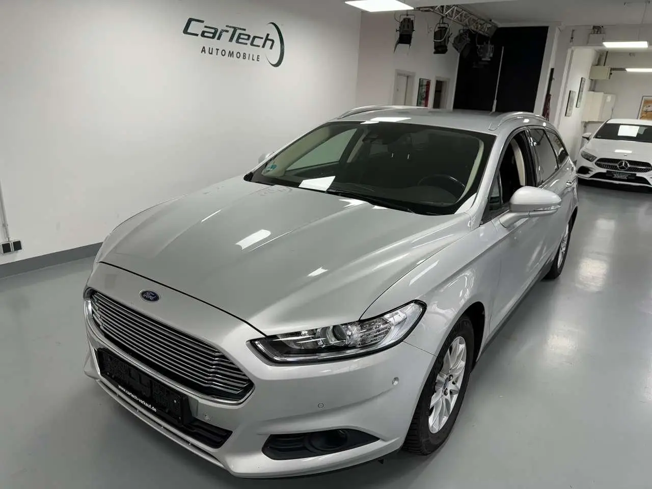 Photo 1 : Ford Mondeo 2019 Essence