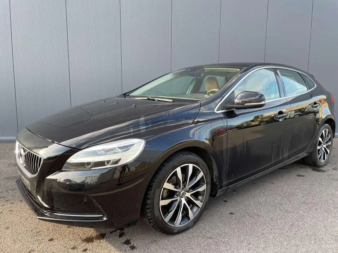 Photo 1 : Volvo V40 2018 Diesel