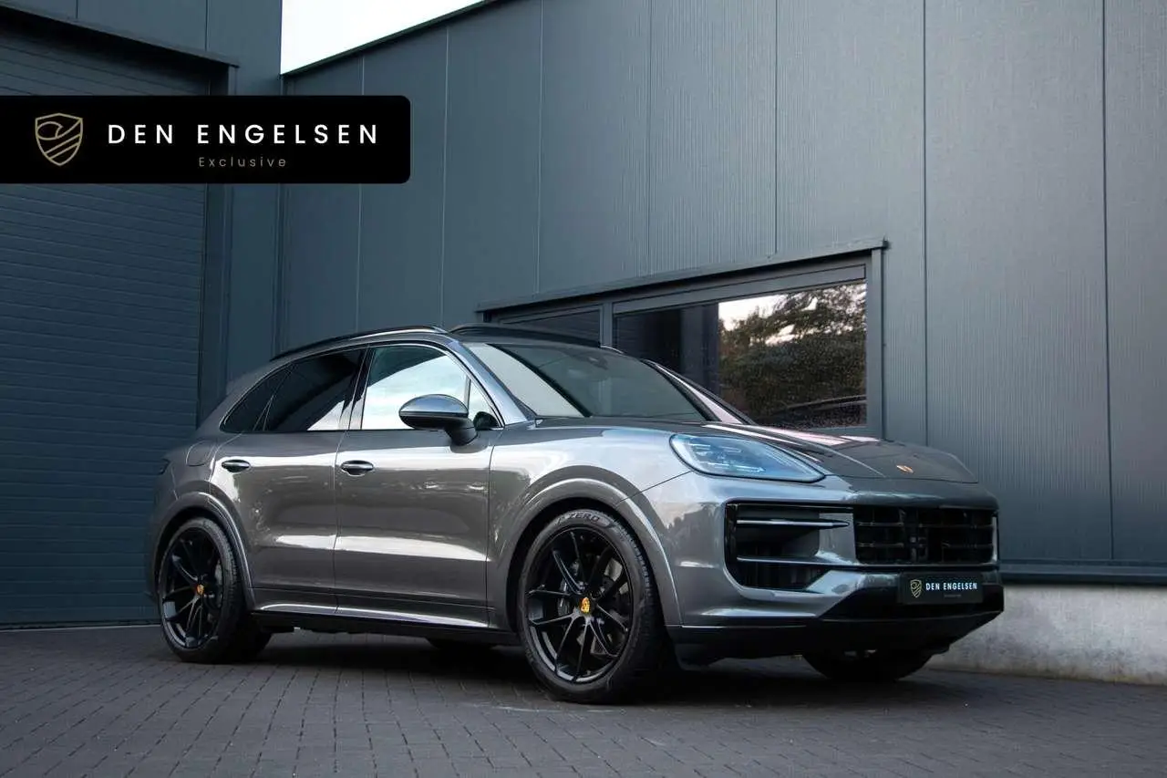 Photo 1 : Porsche Cayenne 2024 Hybrid