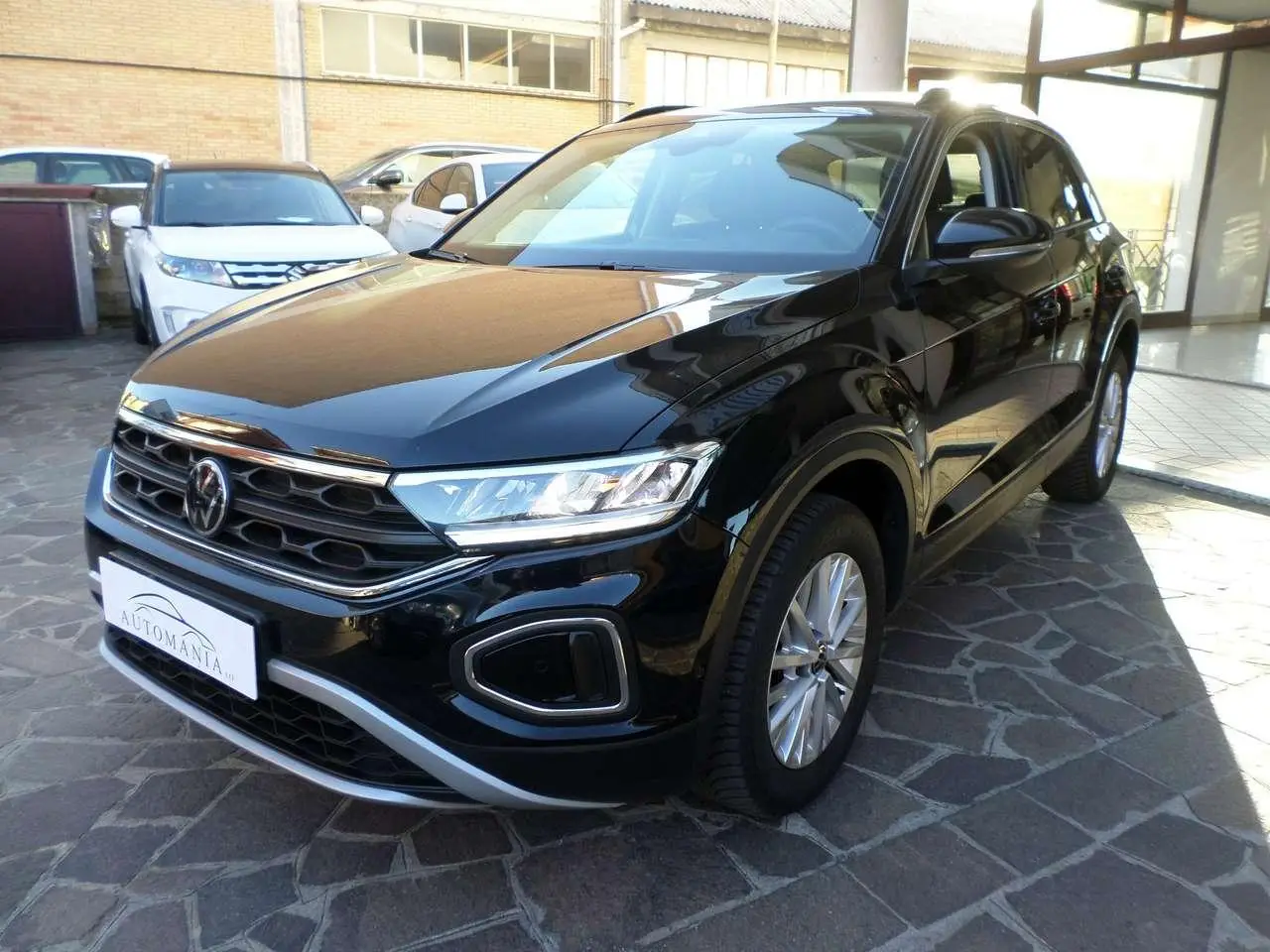 Photo 1 : Volkswagen T-roc 2023 Essence