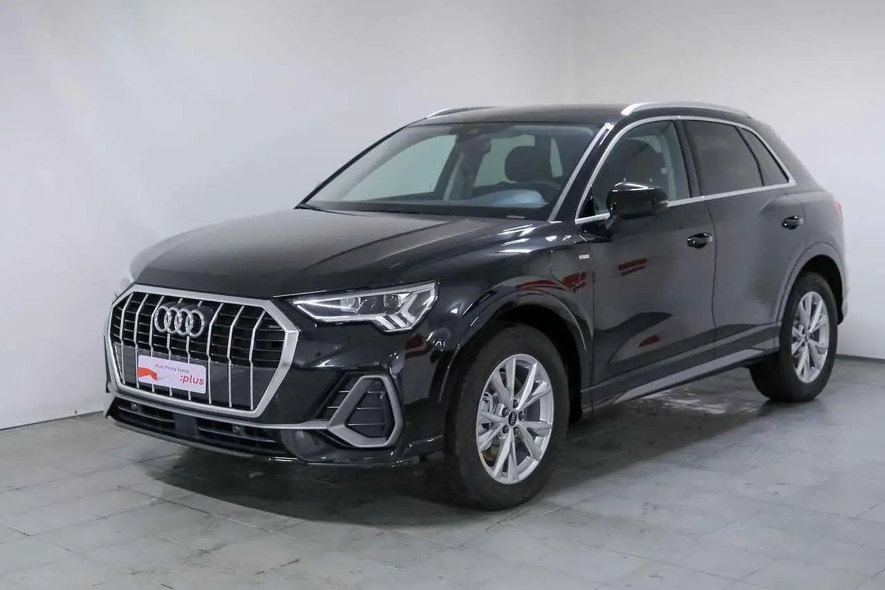 Photo 1 : Audi Q3 2024 Essence