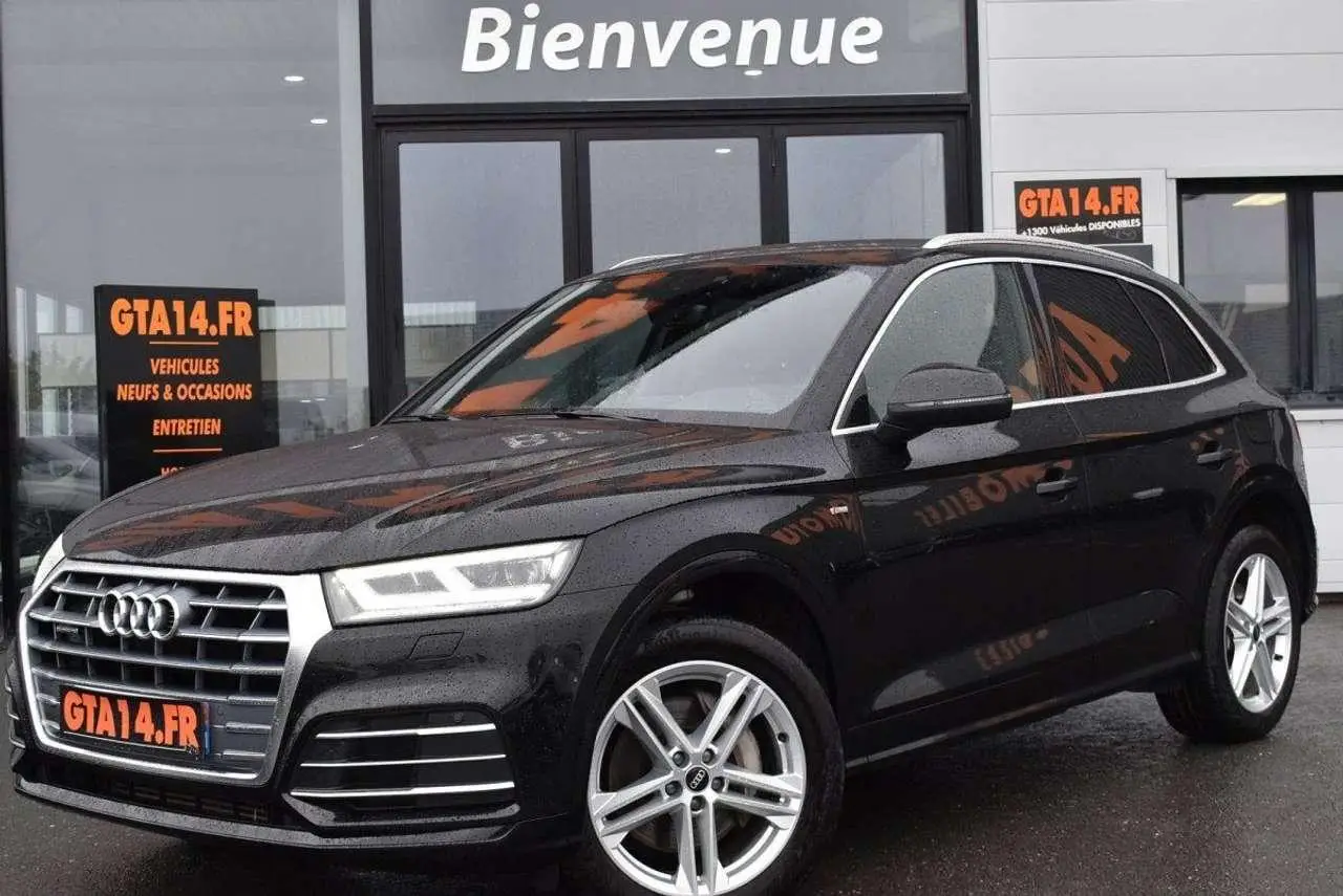 Photo 1 : Audi Q5 2020 Hybride