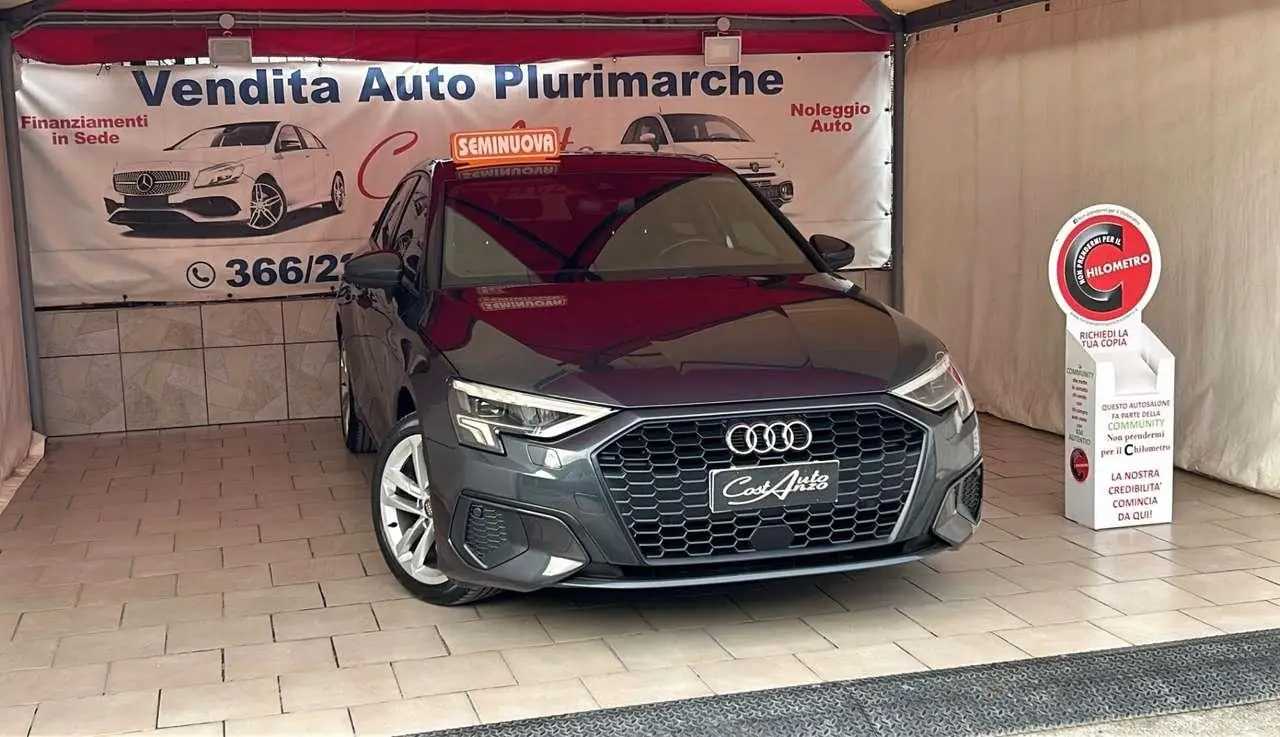 Photo 1 : Audi A3 2020 Petrol