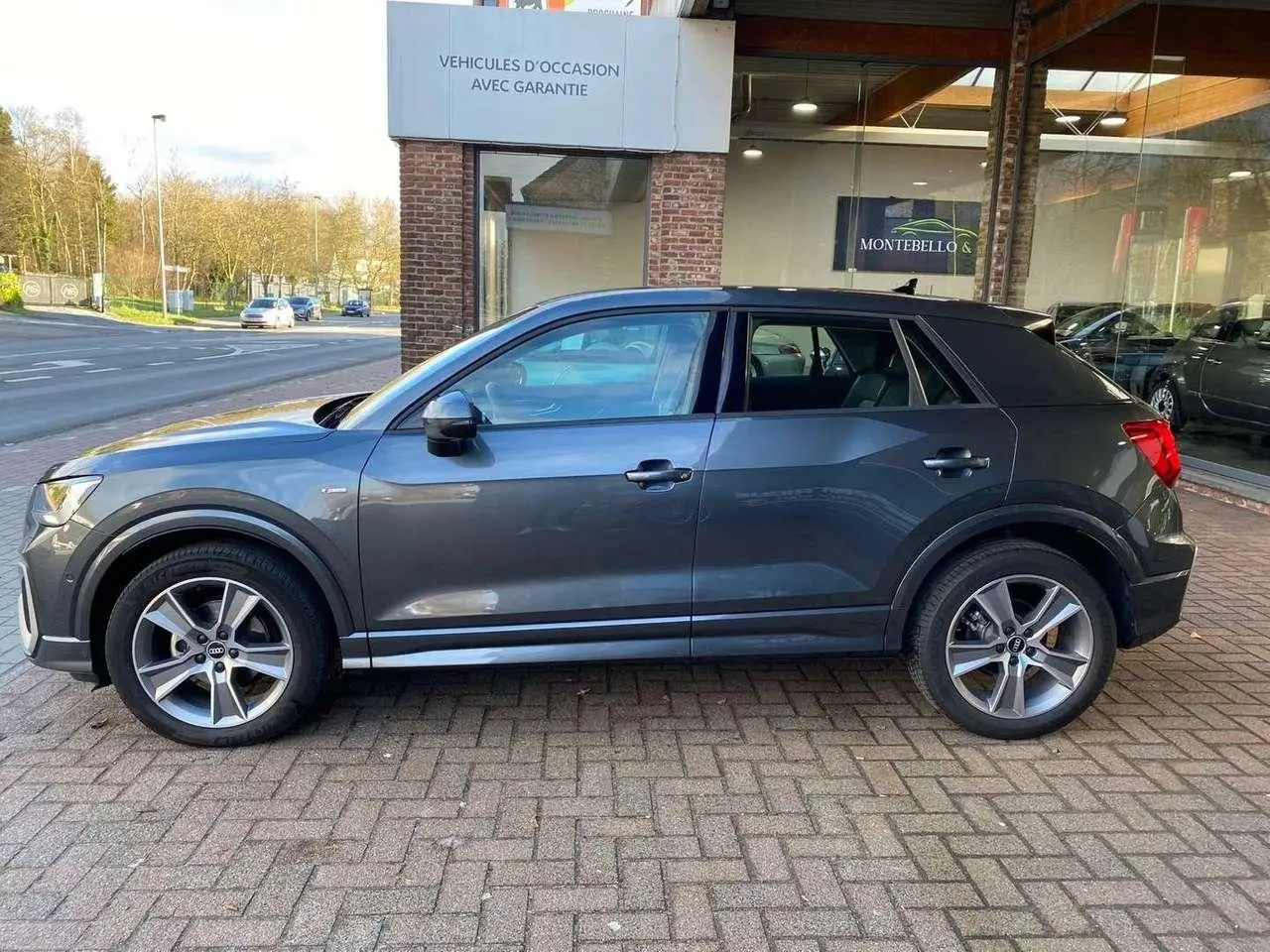 Photo 1 : Audi Q2 2021 Petrol