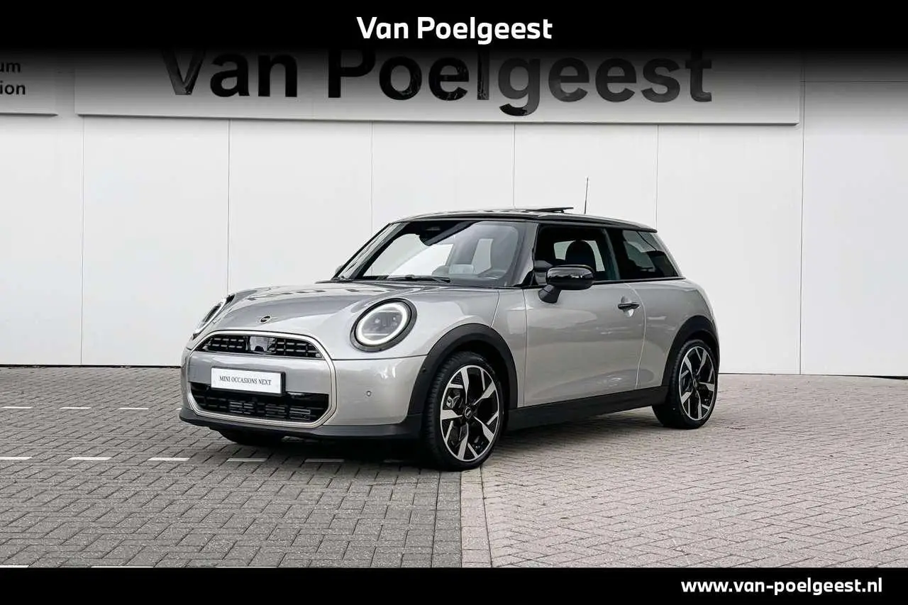 Photo 1 : Mini John Cooper Works 2024 Essence