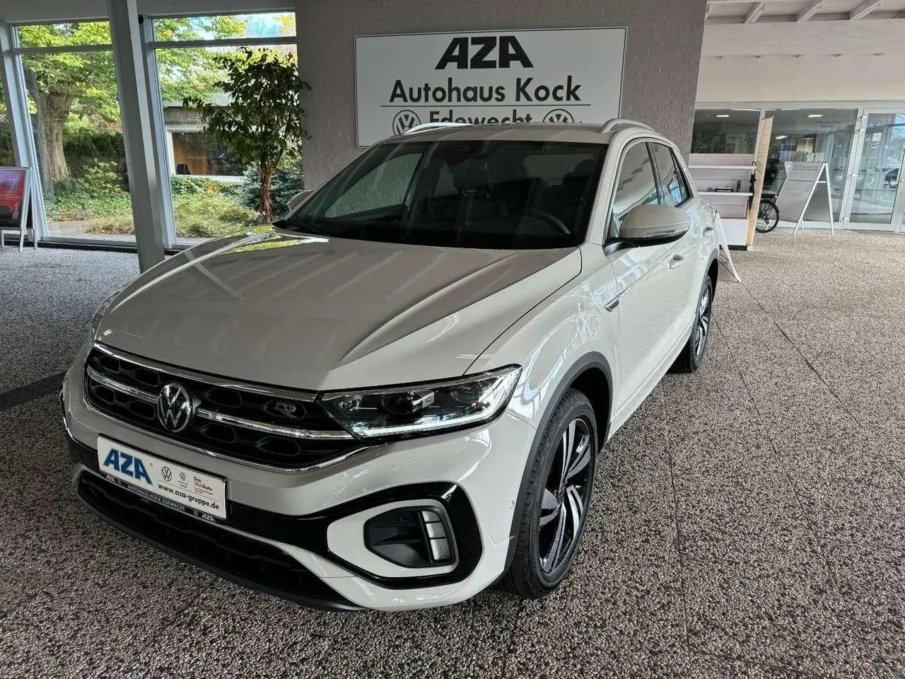 Photo 1 : Volkswagen T-roc 2024 Essence