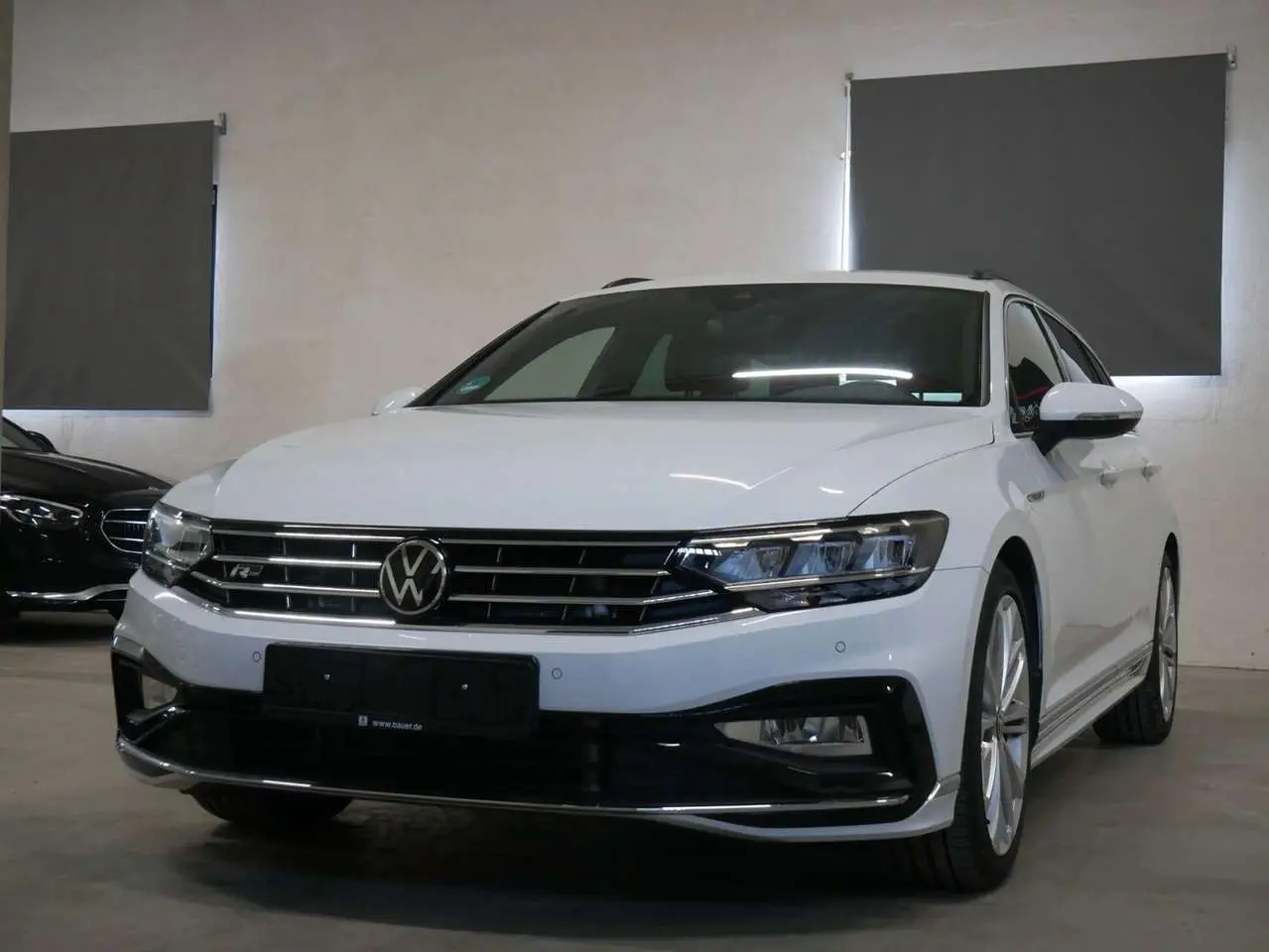 Photo 1 : Volkswagen Passat 2024 Petrol