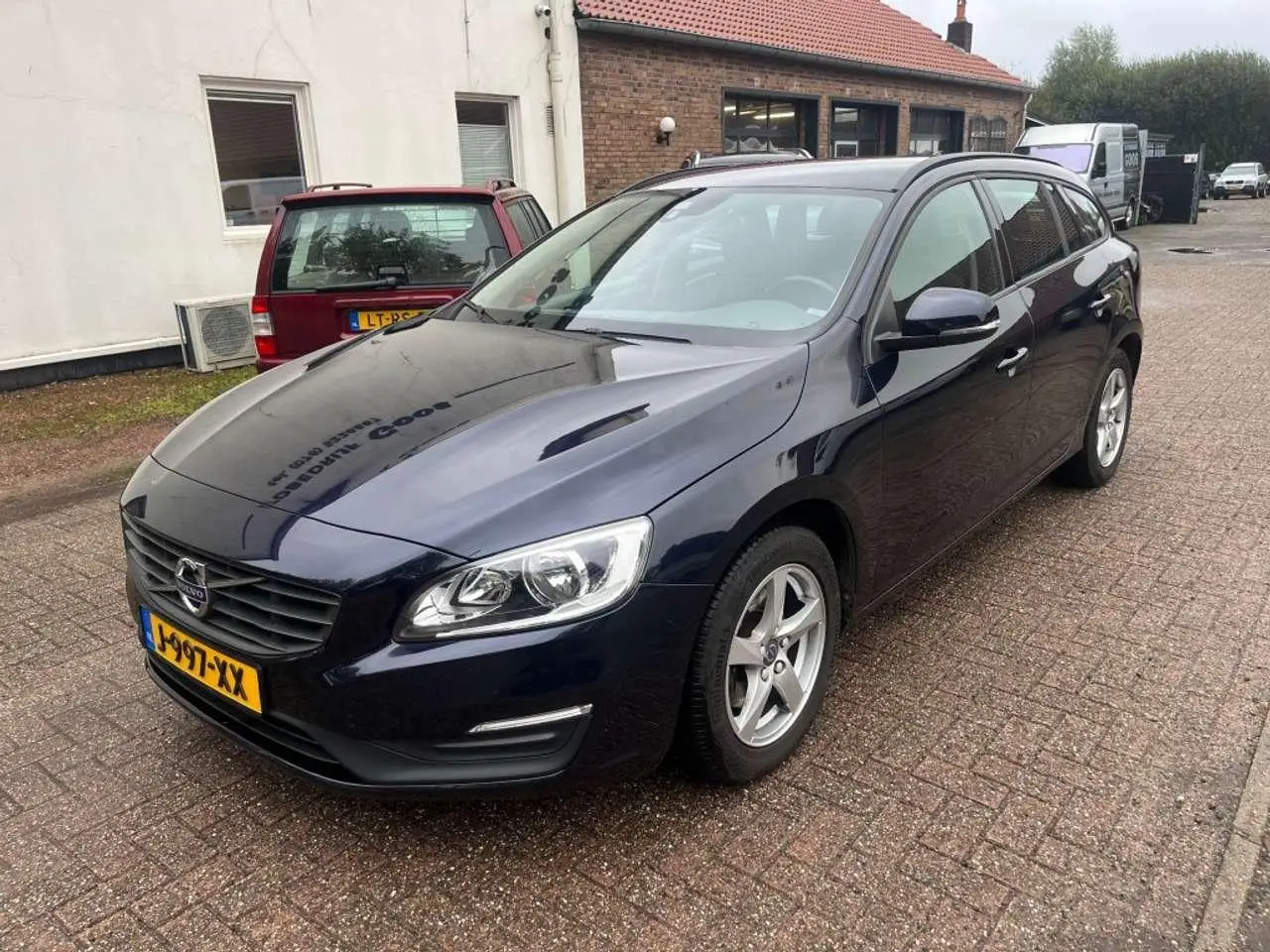 Photo 1 : Volvo V60 2018 Petrol