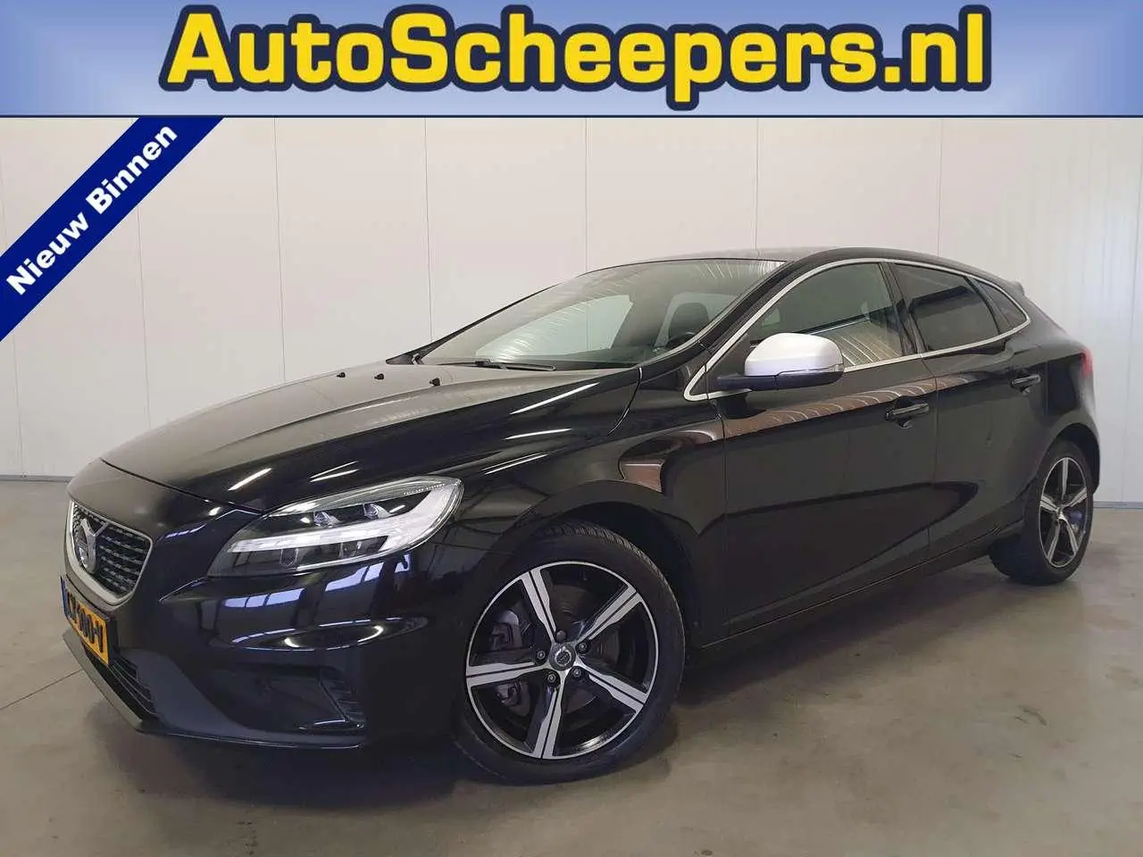 Photo 1 : Volvo V40 2019 Petrol