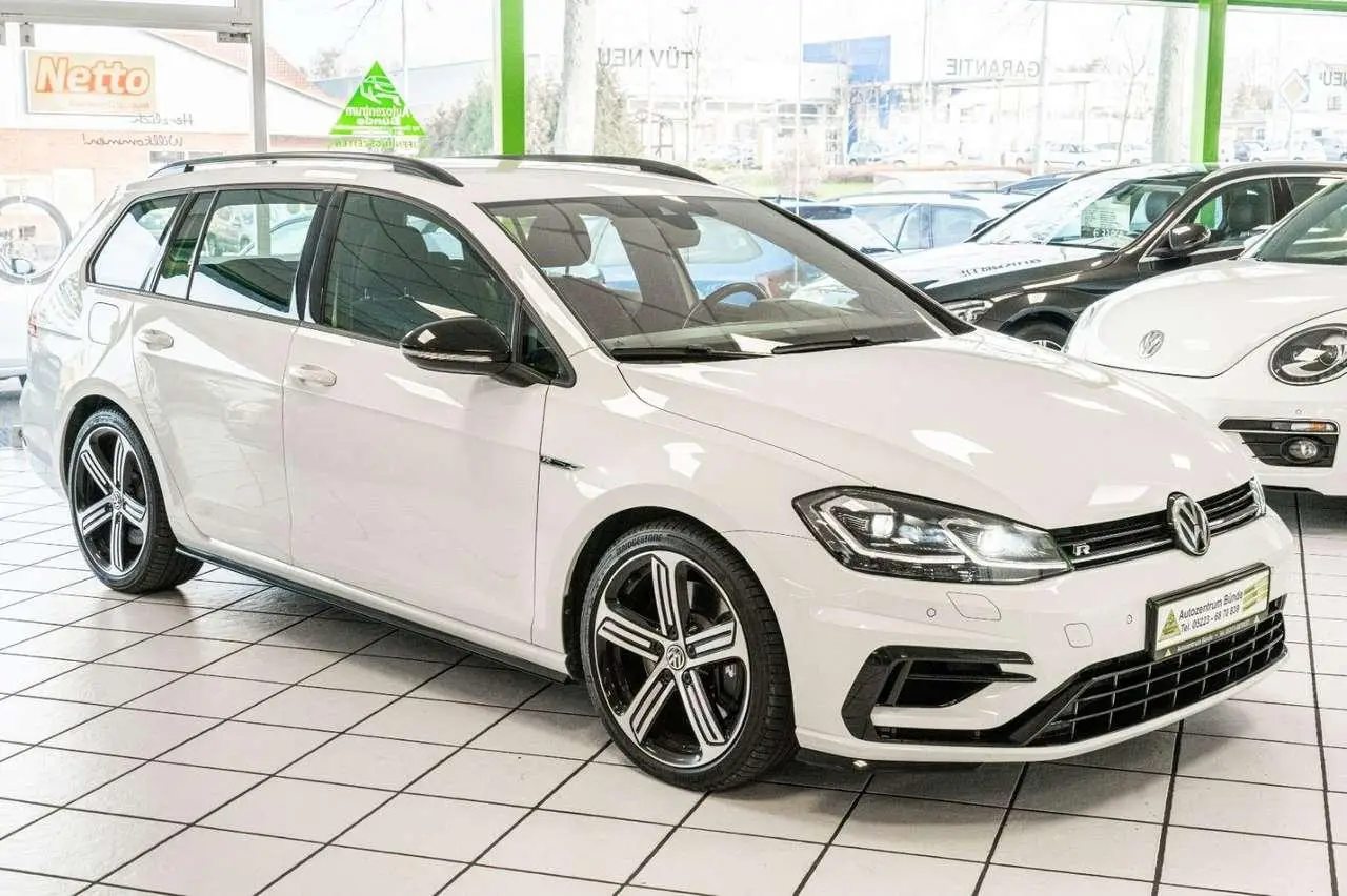 Photo 1 : Volkswagen Golf 2017 Petrol