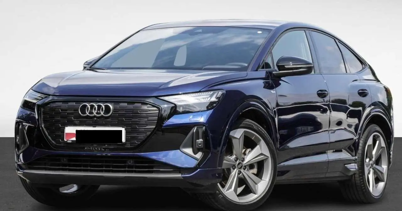 Photo 1 : Audi Q4 2023 Electric